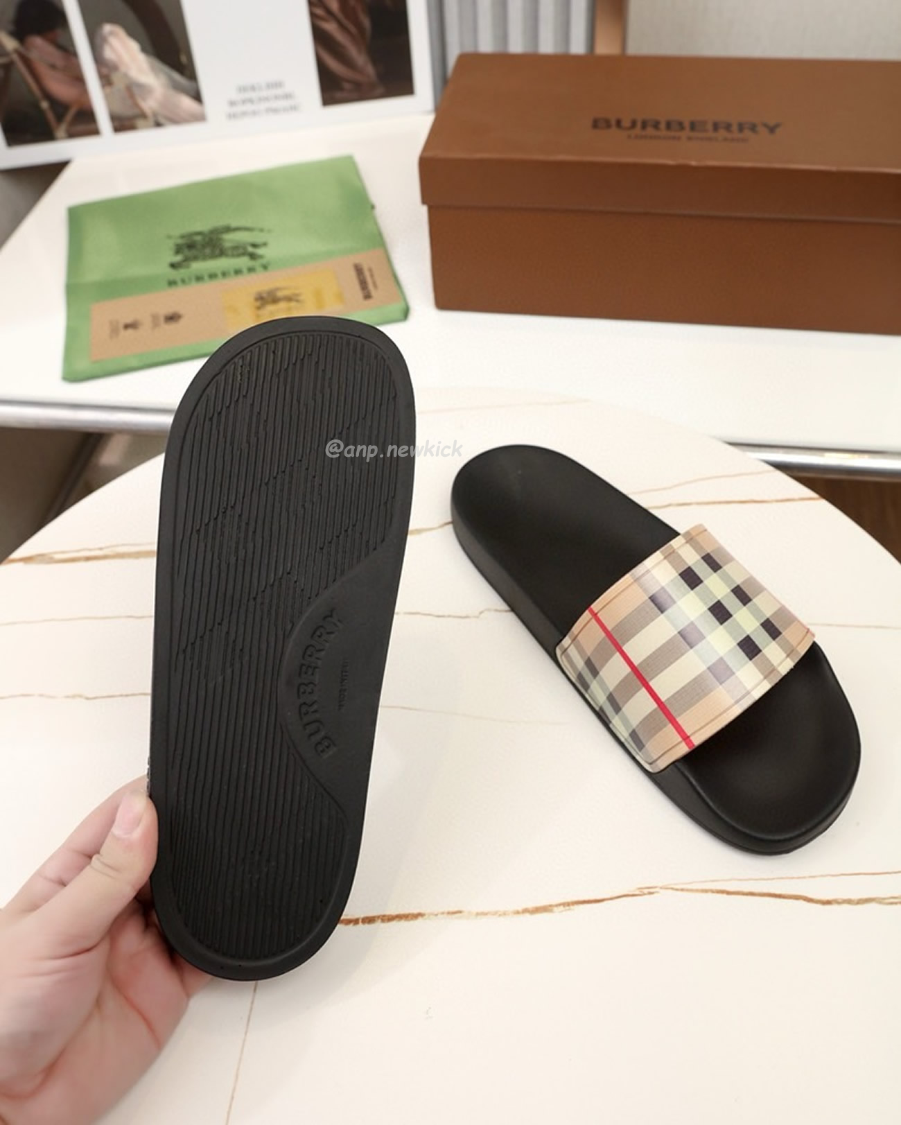 Burberry Vintage Check Slides Beige (6) - newkick.cc